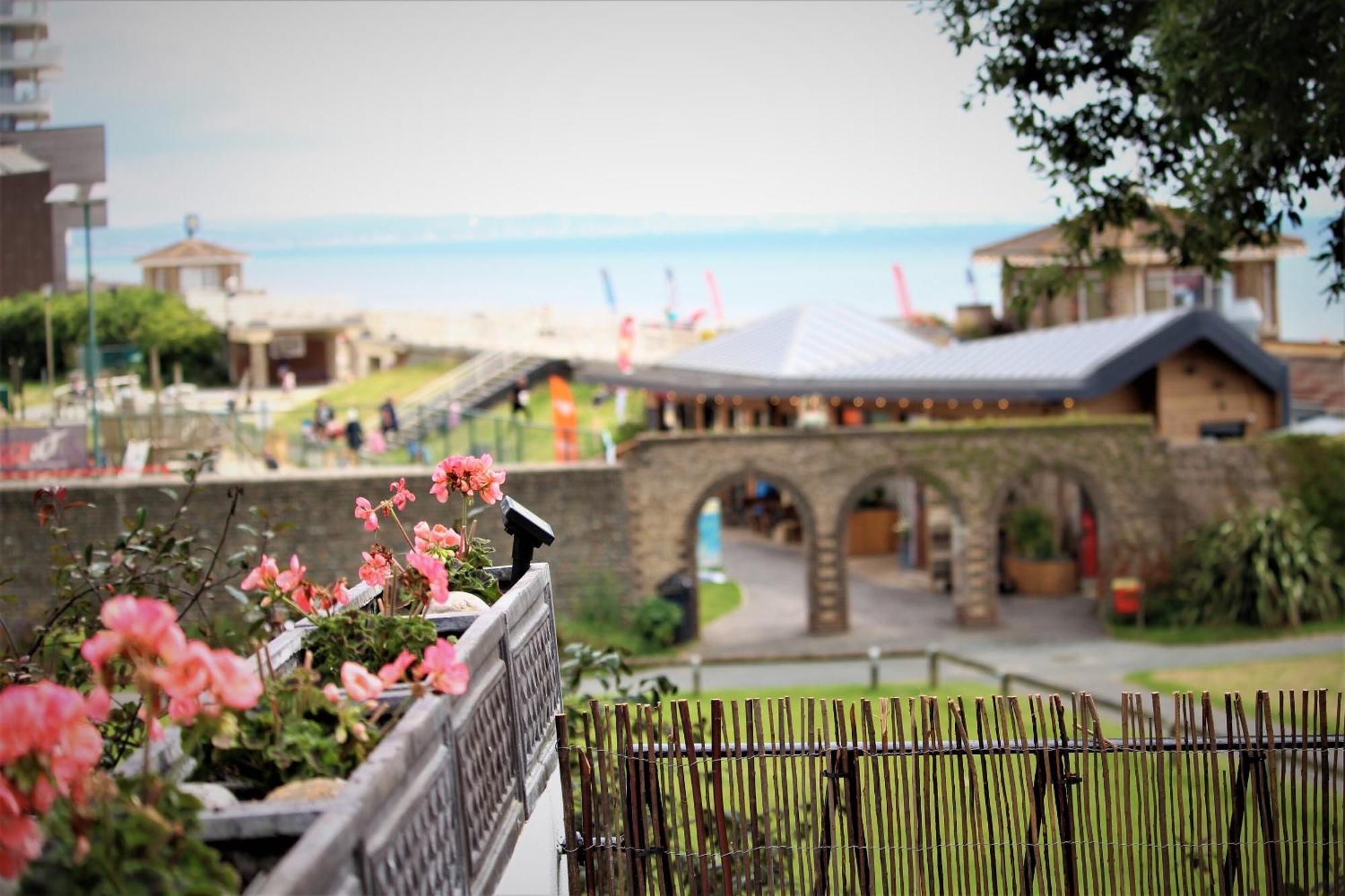 Warwick House - Stunning House With Terrace And Sea Views, Sleeps 11 Vila Worthing Exterior foto